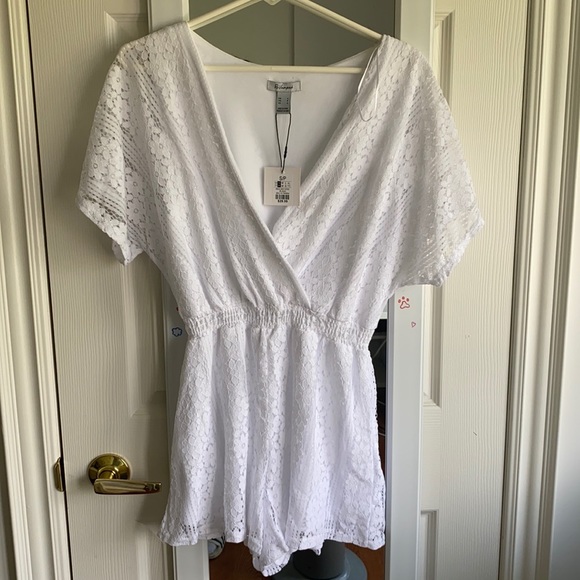 White Lace Romper - Picture 2 of 3
